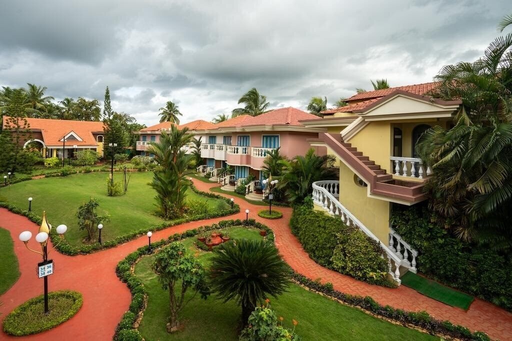 Отель Coconut Grove 3*